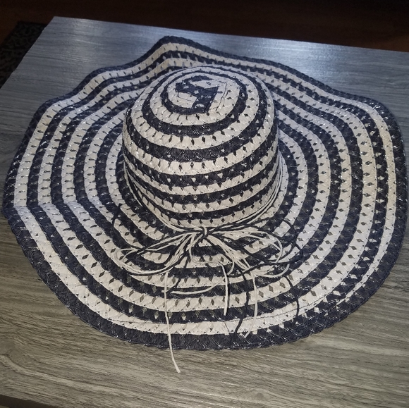 Gorgeous Floppy Navy & White Sun Hat